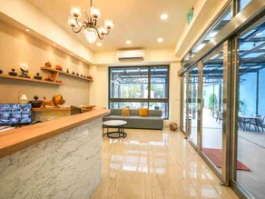 Hong Kong House - Image 2