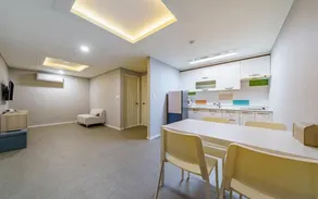 Yun's hotel - Image 5