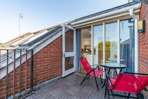 Beautiful Flat - Town Centre - Sleeps 4 - Netflix - Smart TV's By Teza Homes Serviced Accommodations - Image 5