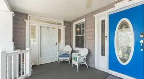 Beach Block 7 bdrms Parking Patio and Sunroom - Image 3