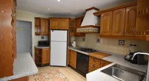 Appartement de vacances avec internet haut débit et terrasse | Vue jardin | Parfait pour le travail à distance - Image 3
