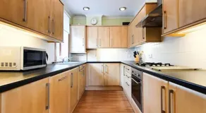 Parkgate Apartment - Near M90, Amazon, Edinburgh - Image 4