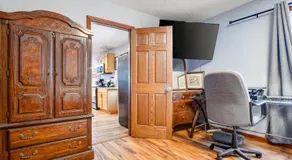 Charming Basement Stay with Workspace AC & Fire Pit - Image 5