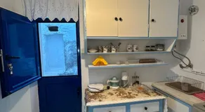 Cycladic house with amazing view in Potamia village - Image 2