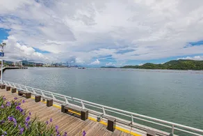Benz LOFT Seaview Hotel Apartment (Shenzhen Bohai City) - Image 2