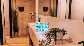 Urban Inn Capsule Madrid - Image 2