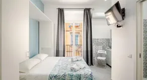 Duomo 34 Guest Room - Image 2