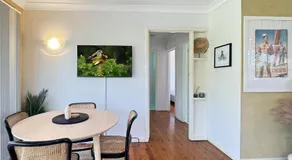 Pet-Friendly 2-Bed Beach House with Garden  BBQ - Image 3