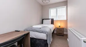 3-Bed House - Ideal for Contractors and Families - Image 3