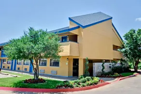 KNIGHTS INN MARKET CENTER - Image 1