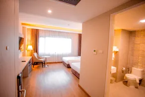 The Cheewin Hotel And Convention - Image 2