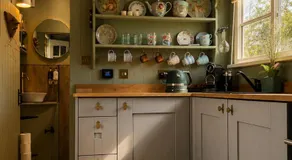Mountbatten Shepherds hut & Buckhurst Shepherds hut - Image 3