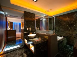 Refinement Motel - Image 2