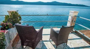 3 Bedroom Beach House with private sea access - Image 3