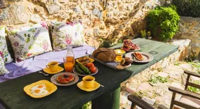 Orgon Farm Country Houses - Image 3