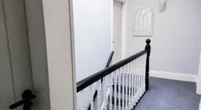Atrium Guesthouse - Image 4