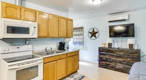 Walkable Paradise: Downtown Puyallup Studio! - Image 3