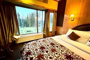 Golden Gate Gulmarg Hotel Near Gondola - Image 4