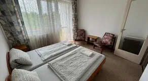 Aranypart Hostel - Image 2