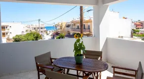 Sunflower apartment by the sea - Image 2
