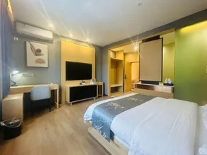 He Rijun Hotel - Image 2