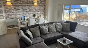 Sea View Lavish Apartment SKY TV Whirlpool Bath HUGE Balcony NEWLY REFURBISHED - Image 2