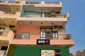 OYO 92089 Hotel Saffron - Image 5