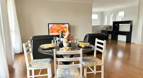 16B Peaceful Ensuite Room in Coopers Plains - Image 3