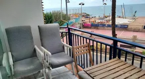 Beachfront Apartment with Sea Views & Private Parking - Image 5