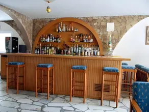 Le Village Hotel - Image 4