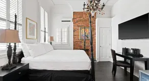 The Carriage House on St Charles - Image 2