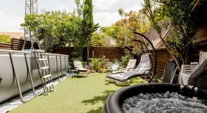 Charming Unit with Pool and Great Amenities - Image 3