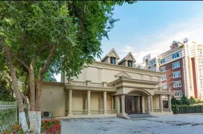 Sunrise Hotel - Image 2
