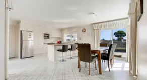 Tondo - Lakes Entrance Getaway - Image 2
