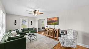 Bourbon Trail Getaway Jacuzzi Tub Scenic Views - Image 2