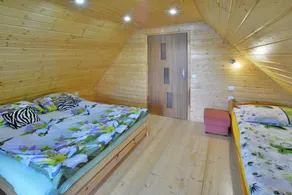Large holiday home with a lake view - Image 2
