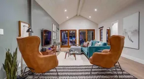 Projector - Pool Table - 15min DT - Pets OK - BBQ - Image 3