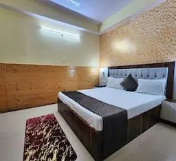 Hotel Taj Palace & Restaurant Near Mall Road - Image 4