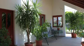 Boulevard Garden House - Free and save parking in the locked yard - Image 2