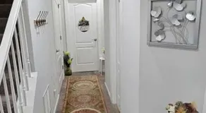 Single Room in Townhouse - Image 3