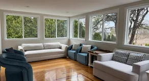 Serene waterfront getaway - Image 5