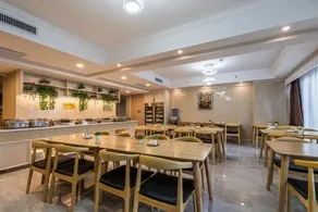 IU Hotel Guiyang Convention and Exhibition Center Financial City - Image 4
