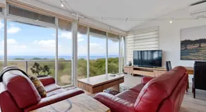Chiton Breeze - Seagull Ave Hayborough - Linen Included - Image 2