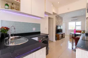 2 bedroom condo in Cape Town - Image 5