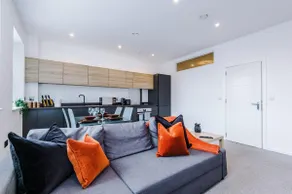 Stunning 2-Bedroom Apartment in Bolton - Image 2