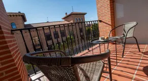 Olmedo Hostal Plaza - Image 5