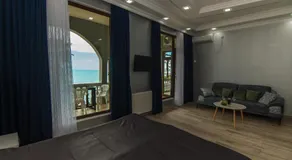 House at the Sea - Image 2