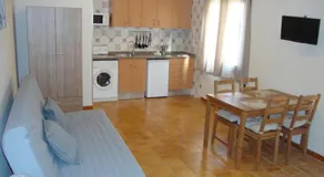 Apartaments Claudi - Image 5