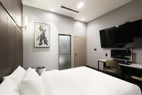 HOUND HOTEL Incheon Airport - Image 2