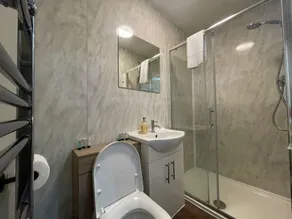 Central Hotel - Image 5